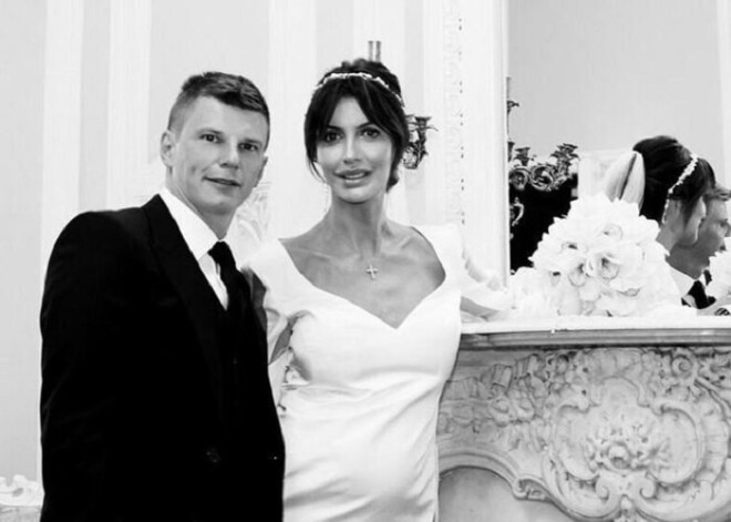 Адвокат Алисы Казьминой о ее разводе с футболистом: "Мать Аршавина - миллионер, он всю недвижимость на нее оформлял"