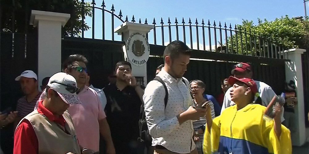 Venecuēlas opozīcija pārņēmusi savā kontrolē vēstniecību Kostarikā