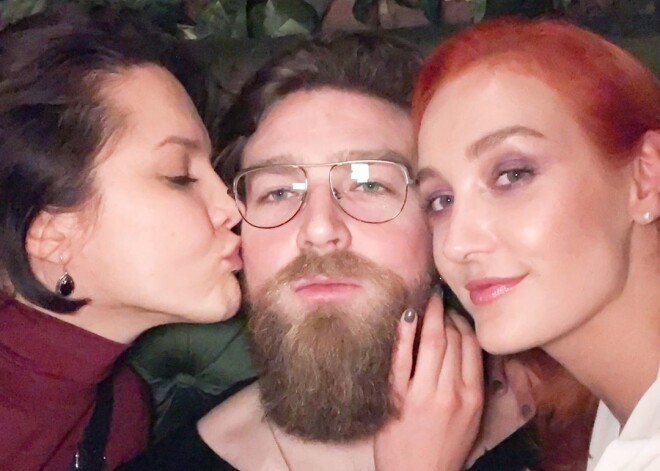 Секс втроем сделал знаменитыми британца, его жену и их общую любовницу