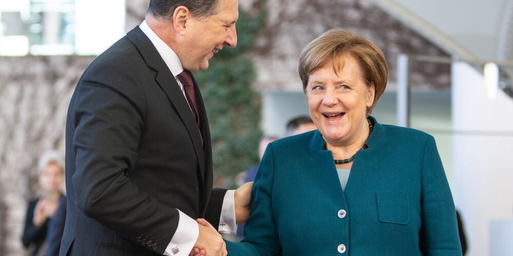Меркель заверила Вейониса, что понимает необходимость выравнивания различий между государствами и регионами ЕС