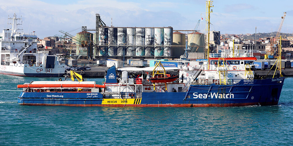 Vācijas aktīvistu kuģim dota atļauja pamest Itāliju