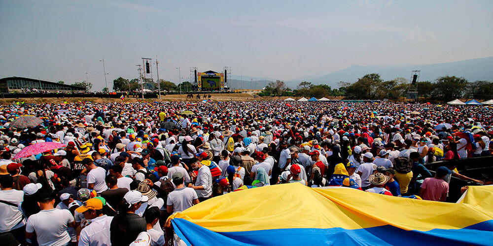 Desmiti tūkstoši apmeklē Brensona organizēto Venecuēlas atbalsta koncertu