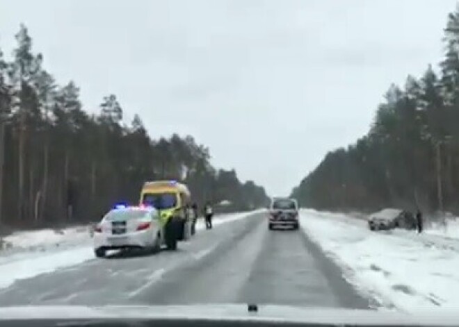 Видео: около Вангажи в кювет вылетели 6 машин