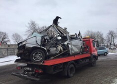 Sestdienas rītā autoavārijā uz Daugavgrīvas šosejā mikroautobusā bojā gāja divi Bolderājas adventistu draudzes locekļi, kuri steidzās uz dievkalpojumu.