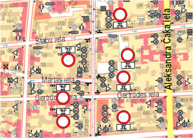 Rīgas domes satiksmes departamenta izstrādātās shēmas par iespējamies satiksmes ierobežojumiem trešais variants - ar ceļa zīmi "Braukt aizliegts".
