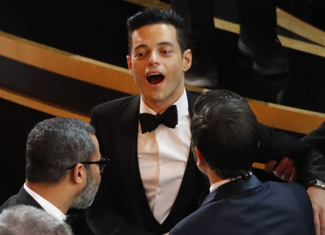 Ēģiptiešu izcelsmes amerikāņu aktieris Rami Maleks (37) izskatījās apbrīnojami līdzīgs Fredijam Merkūrijam filmā „Bohēmista rapsodija”.