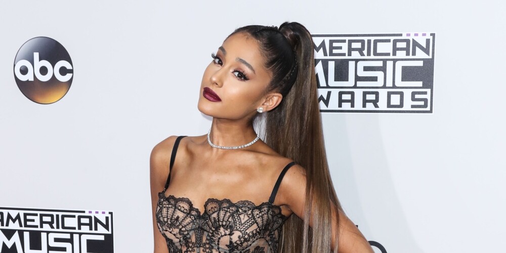Amerikāņu popzvaigzne Ariana Grande.