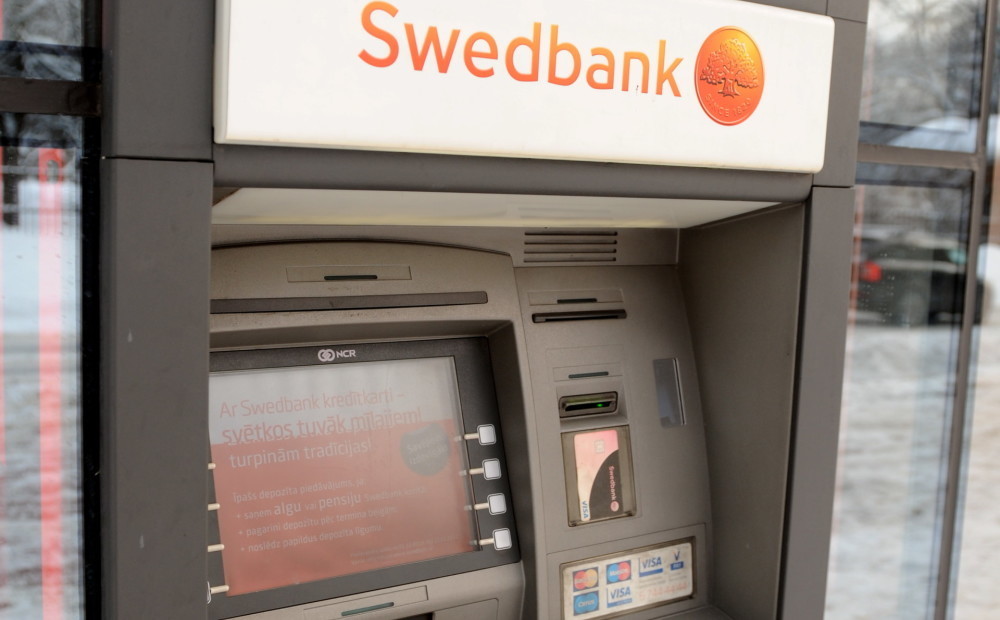 Swedbank lv. Банкомат Swedbank. Банкомат Шведбанк. Банки Латвии Swedbank. Литва Банкомат.