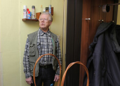 Andris Ripps izmisumā viņa vienistabas dzīvoklīša pusi izliks izsolē, jo mirušās sievas dēls iekūlies pamatīgos parādos.