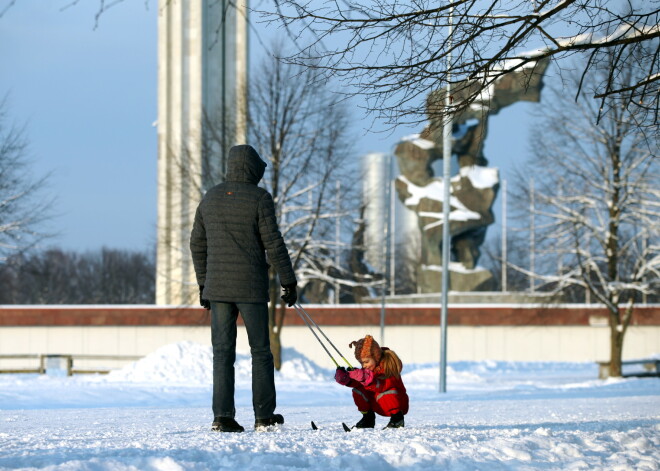 Savākti 10 000 parakstu, lai demontētu Uzvaras pieminekli