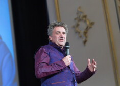 "Cilvēki smejas par atpazīstamām, nevis izdomātām situācijām,” saka Andrejs Ēķis.