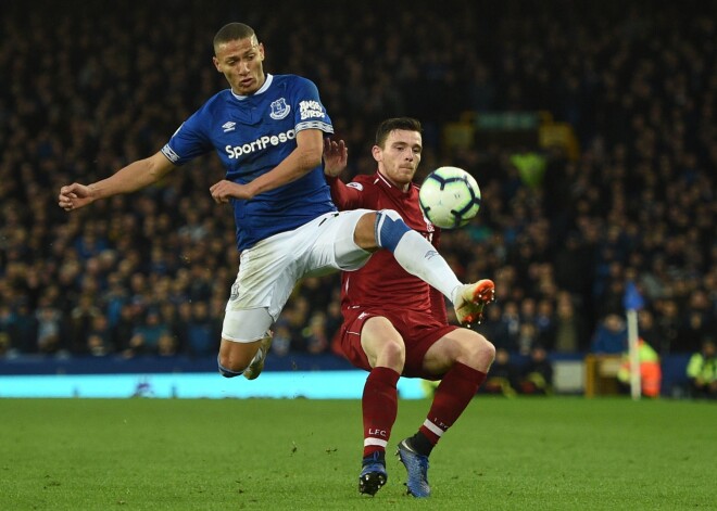 "Liverpool" pilsētas derbijā negūst vārtus un atdod līderpozīciju Mančestras "City"