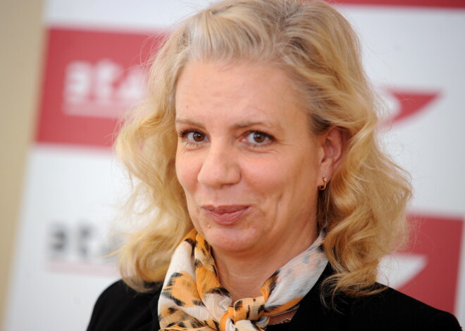 Laulātā nāve esot atvieglojums: advokāte ciniski pie vietas noliek Ansi, kura sievu un meitu nobrauca trolejbuss