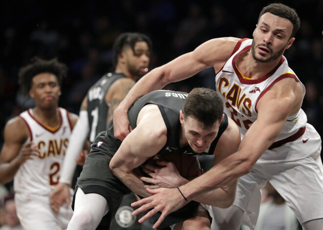 "Nets" galvenais treneris gandarīts par Kuruca spēli pret NBA zvaigzni Lavu