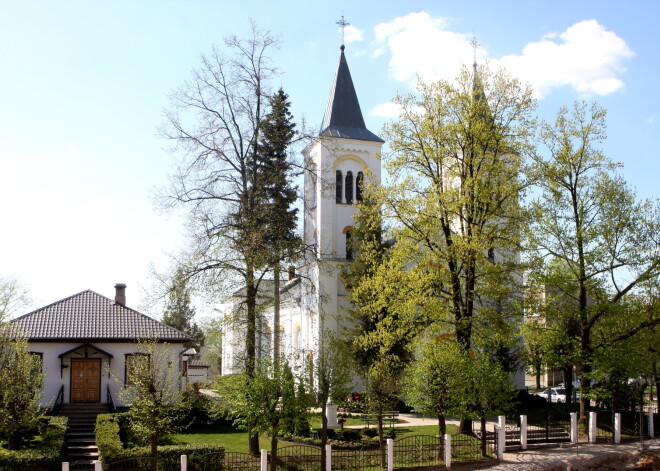 Priesterim Zeiļam par pusaudža un garīgi slima vīrieša seksuālu izmantošanu draud cietumsods