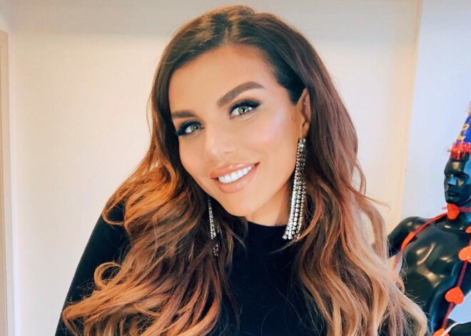 Голая попа Анны Седоковой на постельном фото поразила женщин