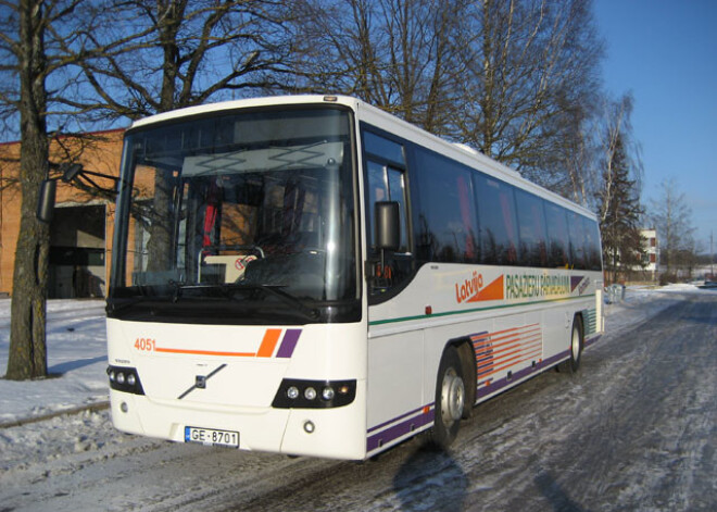 Valmiera pirks modernus autobusus