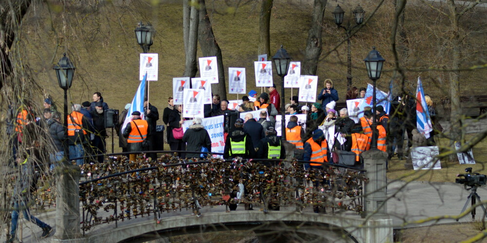"Latvijas Antinacistiskā komiteja" rīkotā sapulce.