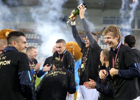 Latvijas čempionu futbolā FC "Rīga" godināšana Skonto stadionā.