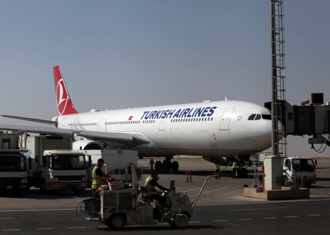 "Turkish Airlines" lidmašīnai iekļūstot smagā turbulencē, cietuši aptuveni 30 cilvēki