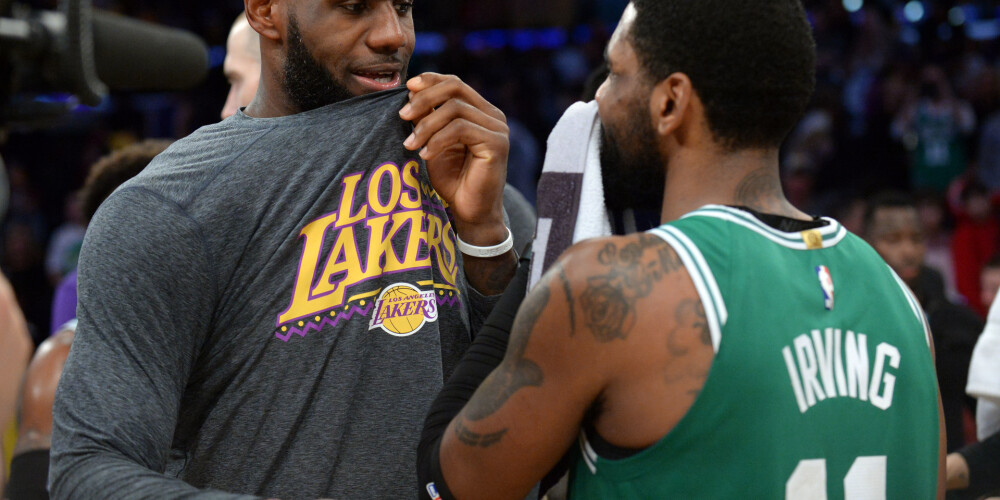 "Celtics" uzvar traumu novājināto "Lakers"