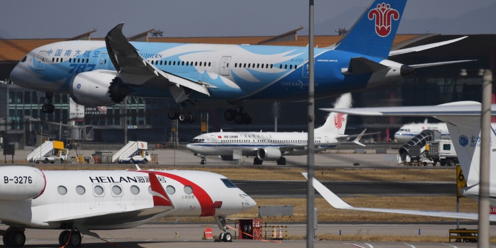Ķīna liek aviokompānijām pārtraukt lidojumus ar "Boeing 737 MAX 8" lidmašīnām