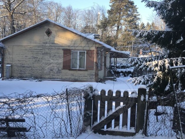 Jūrmalā par parādiem tiek pārdota prokrieviskā aktīvista, antifašista Josifa Korena vasarnīca atpūtnieku iekārotajā Dubultu prospektā.