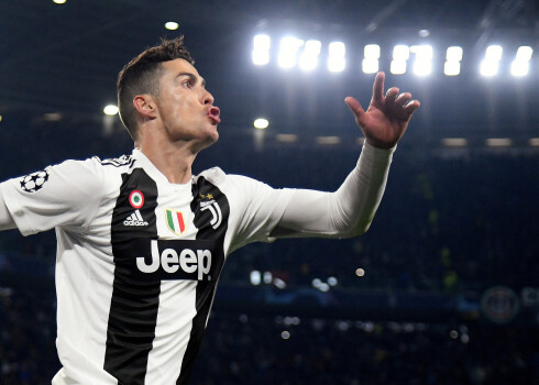 Ronaldu ar trim vārtiem nodrošina "Juventus" iekļūšanu Čempionu līgas ceturtdaļfinālā.