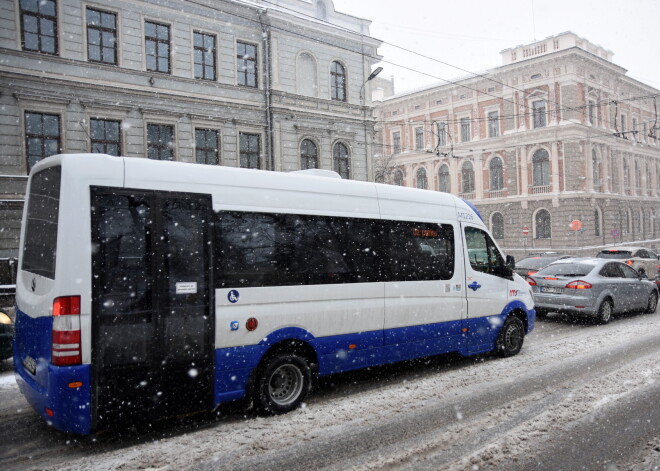 Lasītājas viedoklis: mikriņi Rīgā un "krīzes menedžments"