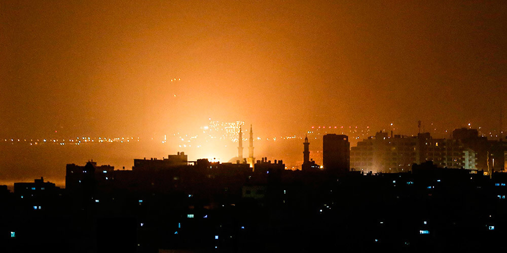 Pēc kārtējā raķešu uzbrukuma Izraēla bombardē kaujinieku objektus Gazas joslā