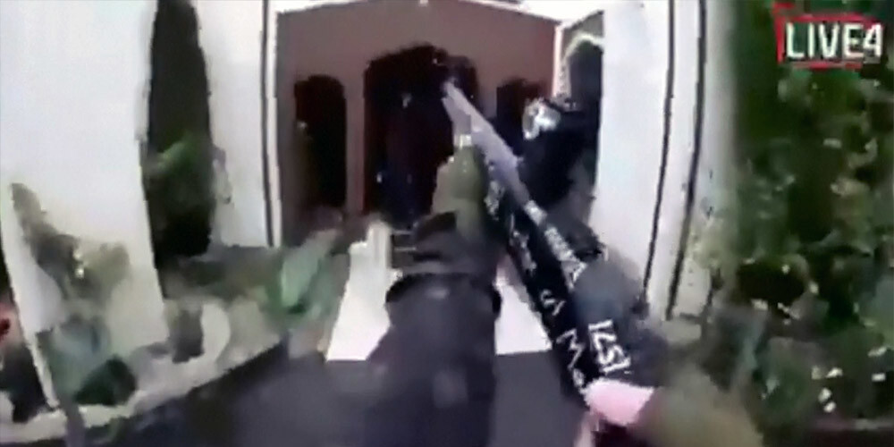 VIDEO: Jaunzēlandes mošeju šāvējs savus uzbrukumus raidījis tiešsaistē