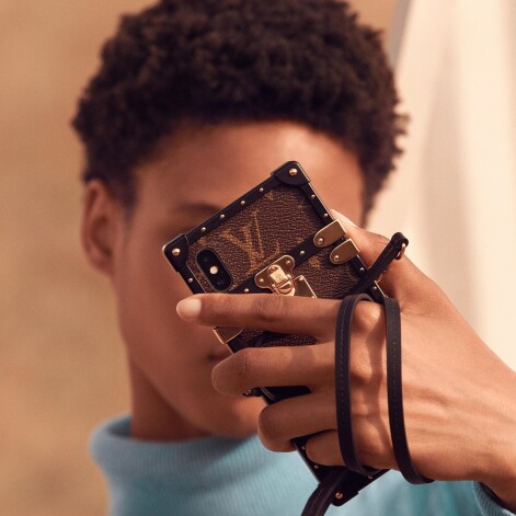 Louis Vuitton Trunk iPhone vāciņš.