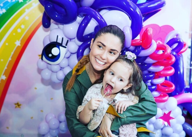 "У него любовь ко мне немножко неадекватная, нездоровая": Муцениеце высказалась о ревности Прилучного