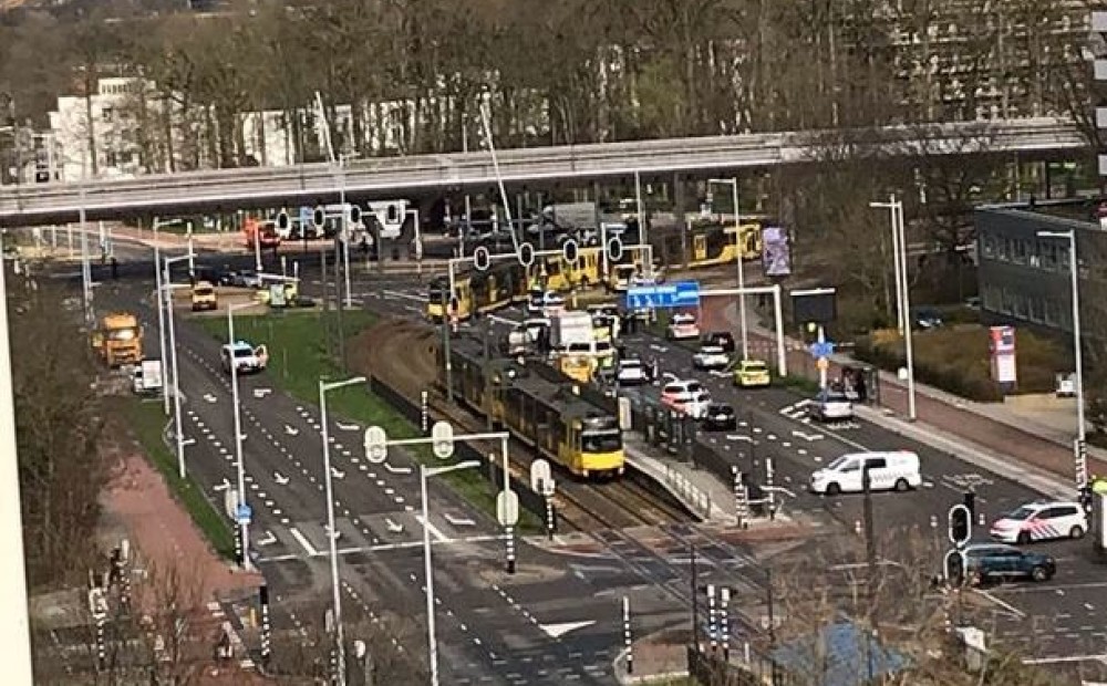Nīderlandē izcēlusies apšaude; ievainoti vairāki tramvaja pasažieri