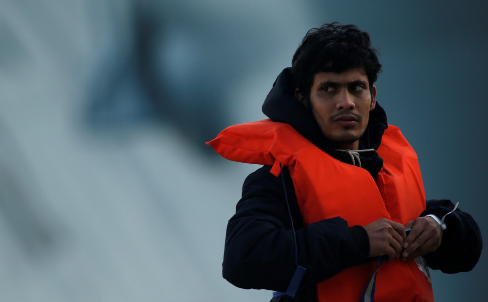 Itālija arestē kuģi ar 49 migrantiem