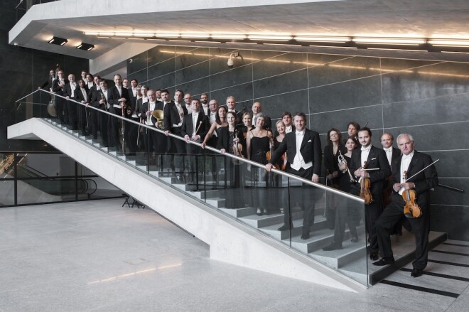 Svētdienas vakarā Dzintaru koncertzālē viens no izcilākajiem Šveices profesionālajiem orķestriem „Orchestra della Svizzera Italiana”.