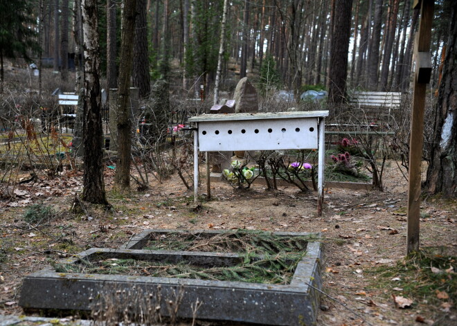 Arī juridiski sakārtos jautājumu par maksas nepiemērošanu, piešķirot kapa vietu Rīgā