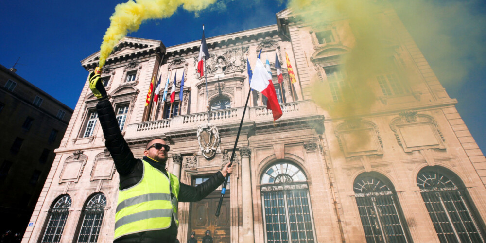 Francijas policija ir gatava veikt masu aizturēšanas "dzelteno vestu" protestu laikā