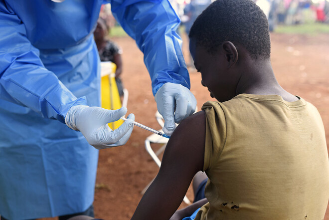 Ebolas vīrusa uzliesmojumā Rietumāfrikā no 2013.gada līdz 2016.gadam dzīvību zaudēja vairāk nekā 11 000 cilvēku.