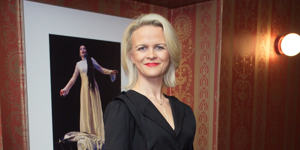 Ērģelniece Iveta Apkalna uz skatuves kāpj tikai Latvijā darinātos tērpos