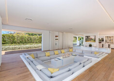 Orlando Blūms pārdod māju ar ultramodernu „iegremdētu” atpūtas zonu
