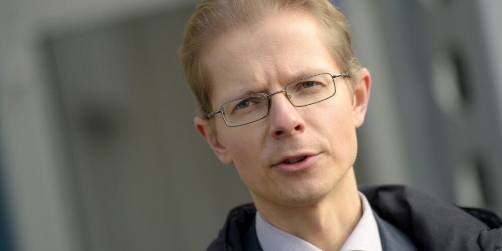 Latvijas Nacionālā simfoniskā orķestra kontrabasists, Rīgas domes deputāts Jurģis Klotiņš.