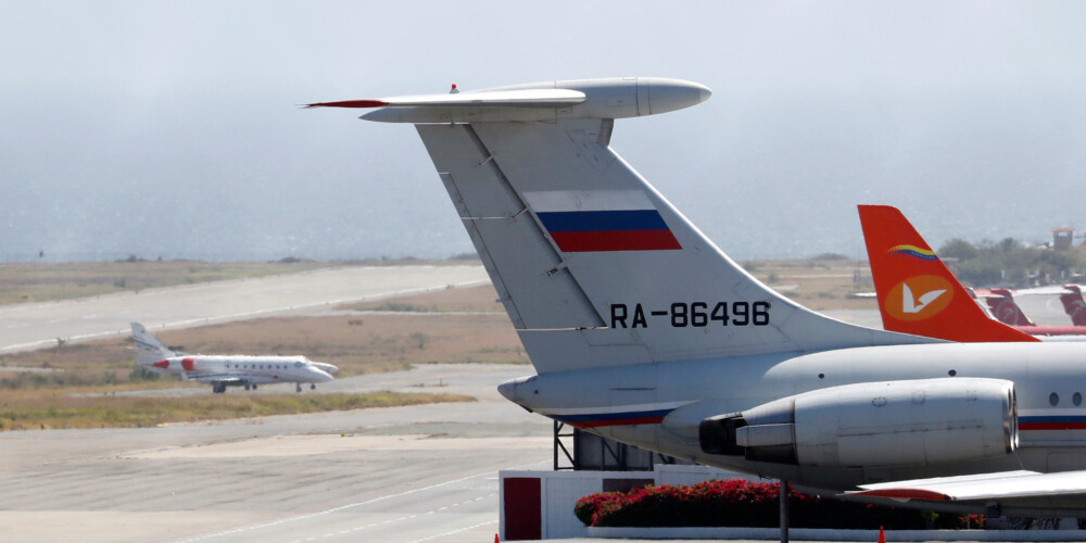 Venecuēla skaidro, ka Krievijas lidmašīnas ieradušās militārās sadarbības ietvaros