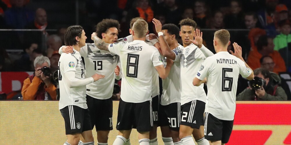 Vācijas futbolisti mača izskaņā izrauj uzvaru pār Nīderlandi