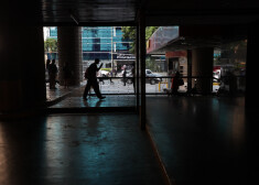 Daudzviet Venecuēlā atkal pārtraukta elektroapgāde.