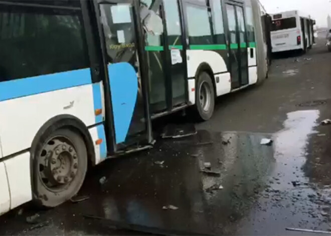 VIDEO: pasažieru autobusa izraisītā masu avārijā Nursultanā gājuši bojā 2 cilvēki