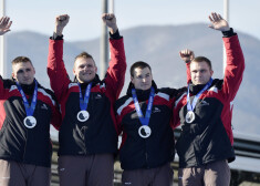 Latvijas bobsleja četrinieks (no kreisās) Oskars Melbārdis, Daumants Dreiškens, Arvis Vilkaste un Jānis Strenga oficiāli kļuvuši par olimpiskajiem čempioniem.