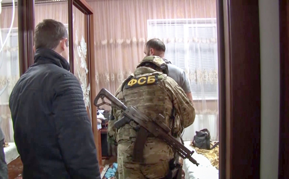 Krievija izkrata Krimas tatāru mājas un aiztur 20 cilvēkus