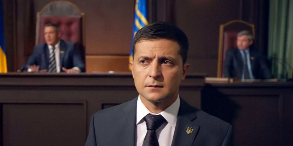 Aptaujas Ukrainas prezidenta vēlēšanās visvairāk balsu prognozē komiķim Zelenskim