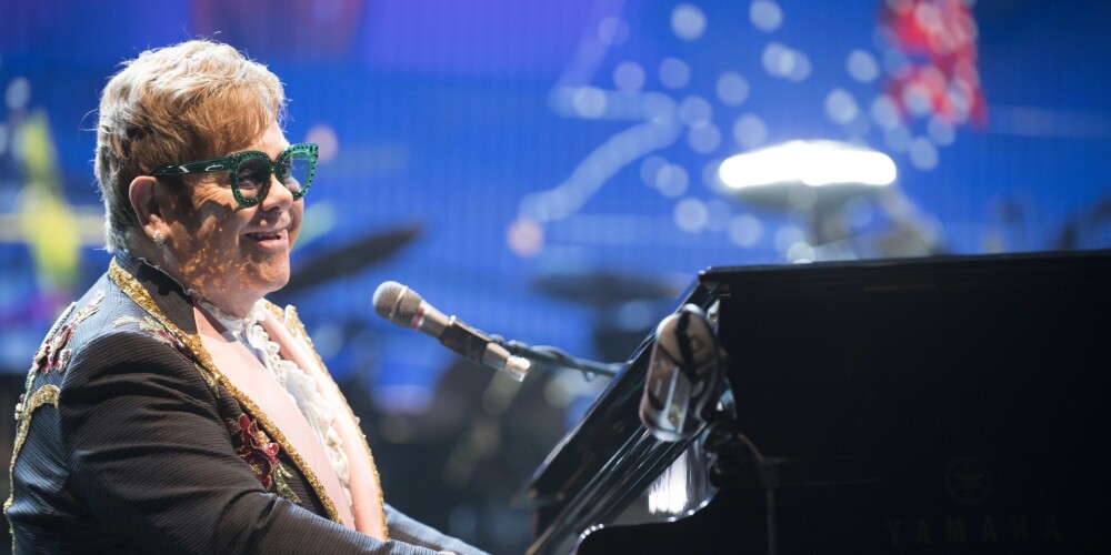 Eltons Džons varētu mācīt hercogienes Meganas bērnam spēlēt klavieres